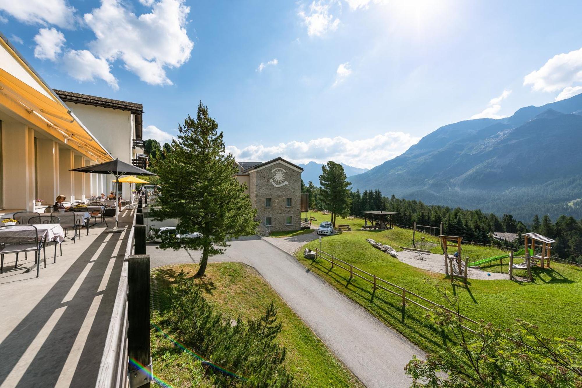 Randolins Familienresort St. Moritz Exterior foto