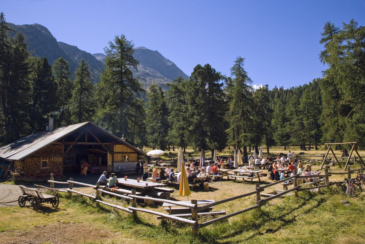 Randolins Familienresort St. Moritz Exterior foto